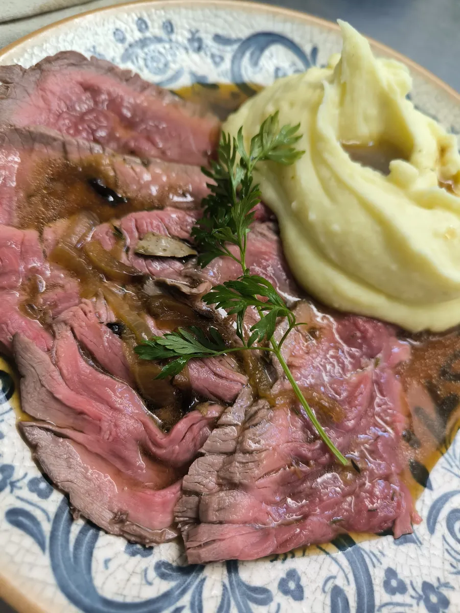 Un plat servi au Rooster